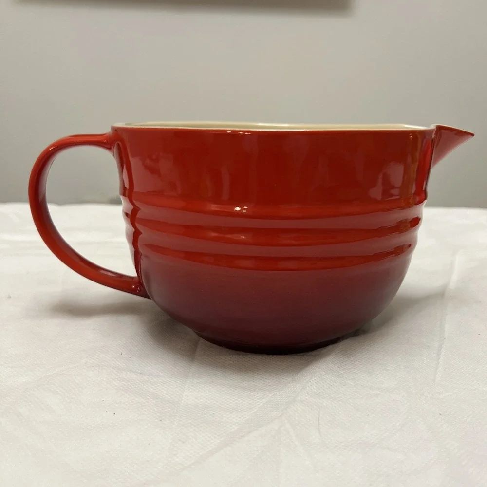Le Creuset Batter Mixing Bowl Red 2 Qt Spout Handle Glazed Non Stick Carise